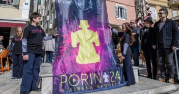 Podizanje zastave Porin