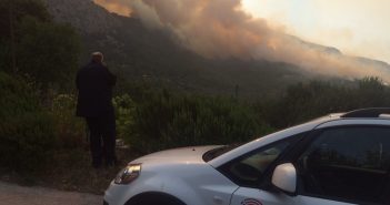 Tučepi: Vatra pod kontrolom