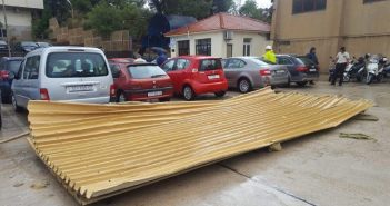 Brodotrogir: Nevrijeme srušilo dio krova, oštećena vozila nevrijeme Brodotrogir