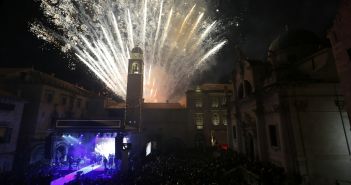 Dubrovački gradonačelnik zahvalio žurnim službama doček 2018 na Stradunu