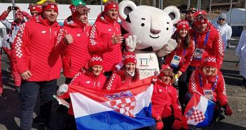 Hrvatska zastava podignuta u Olimpijskom selu u Pyeongchangu