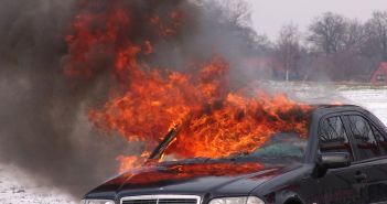 Zadar: Na Branimirovoj obali nagorio mercedes požar vozilo