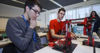 Centar izvrsnosti poziva učenike da se prijave na testiranje u STEM područjima Robotika