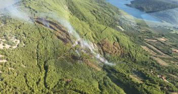 Airtractor natapa požarište u Dubravicama
