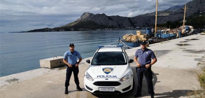 policajci omis